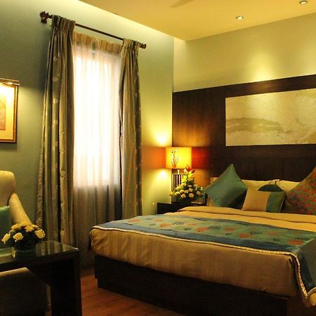 Justa Mg Road Hotel Bangalore Eksteriør billede