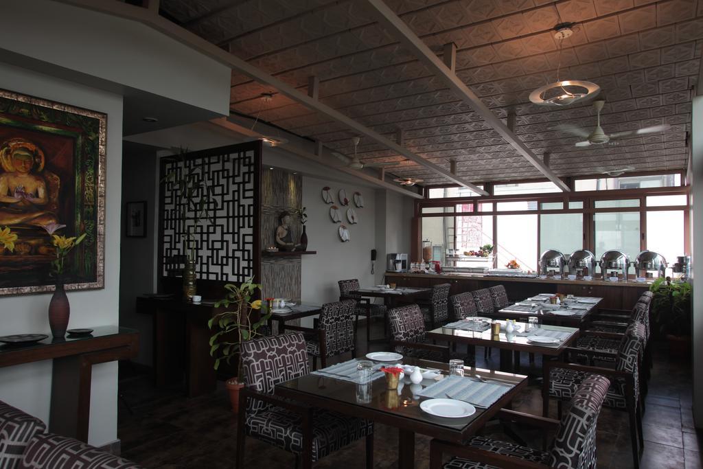 Justa Mg Road Hotel Bangalore Eksteriør billede