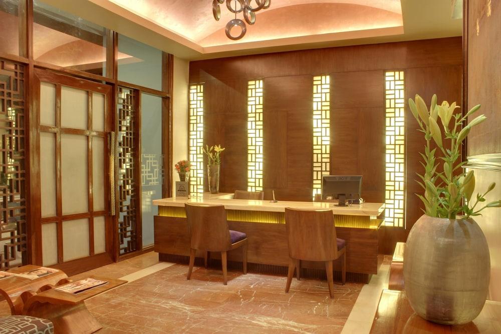 Justa Mg Road Hotel Bangalore Eksteriør billede
