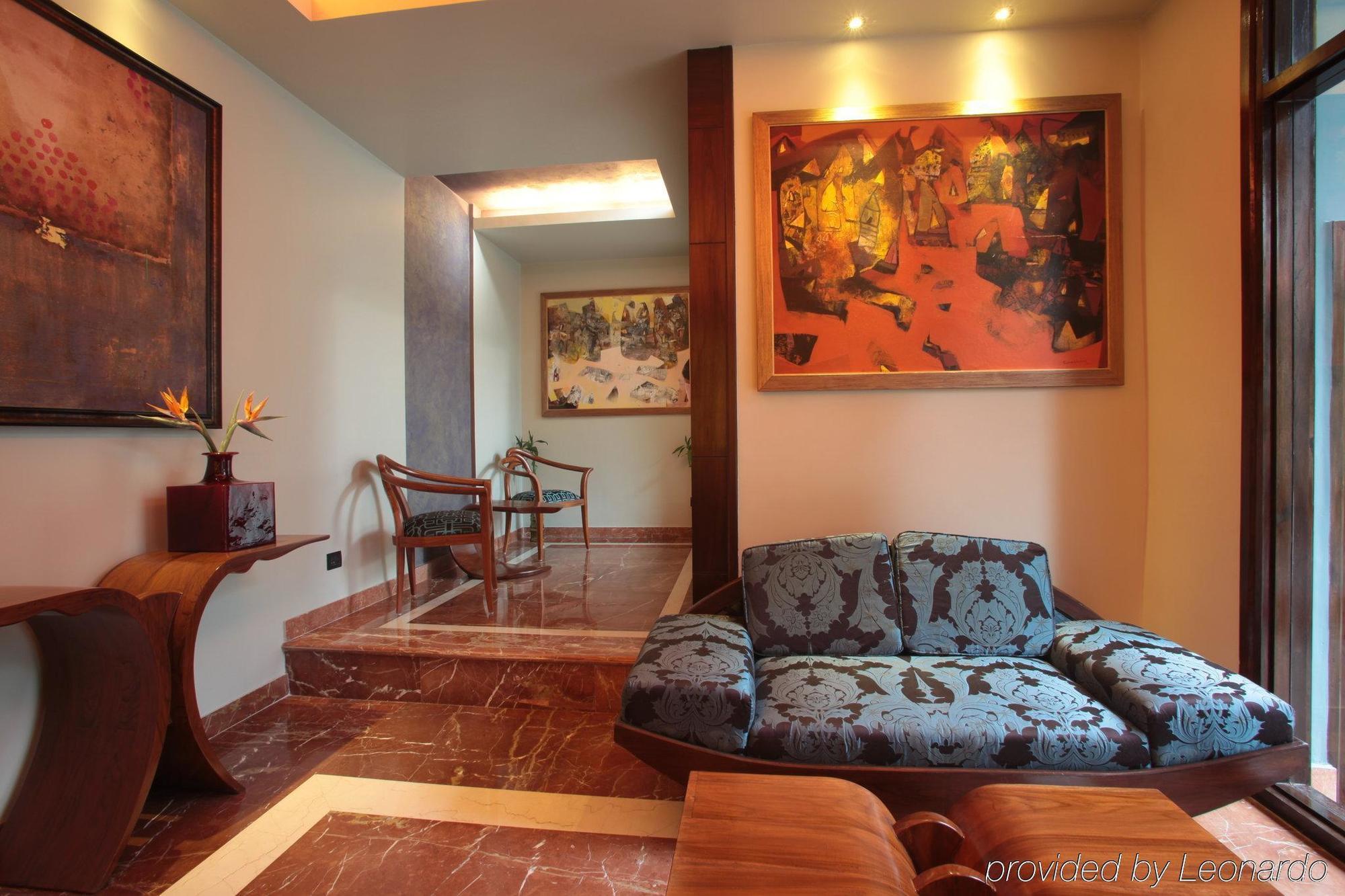 Justa Mg Road Hotel Bangalore Interiør billede