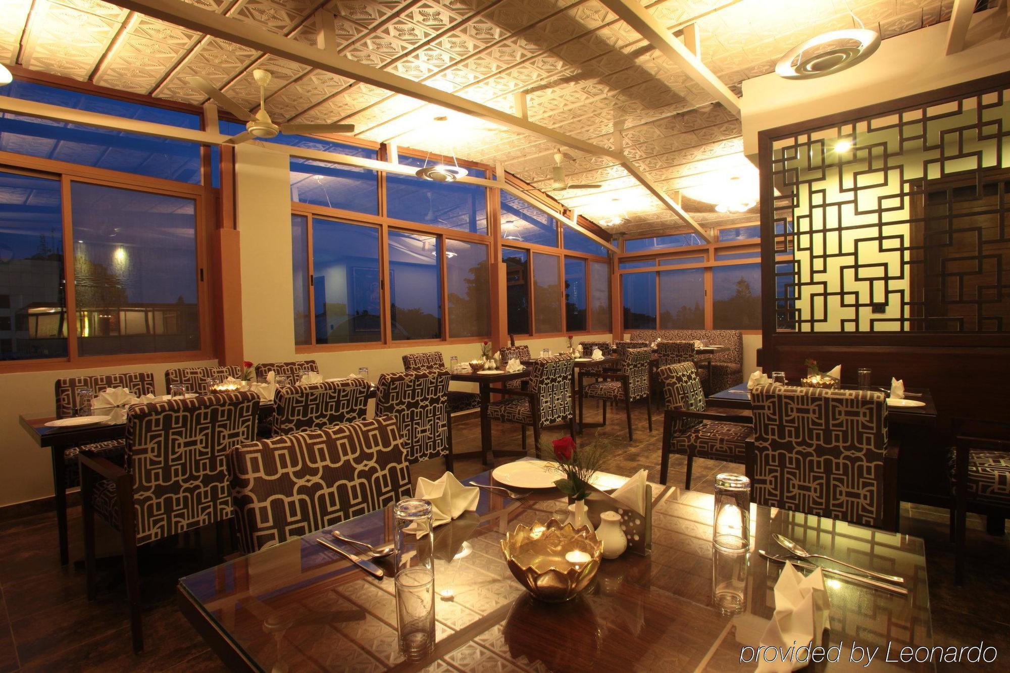 Justa Mg Road Hotel Bangalore Restaurant billede