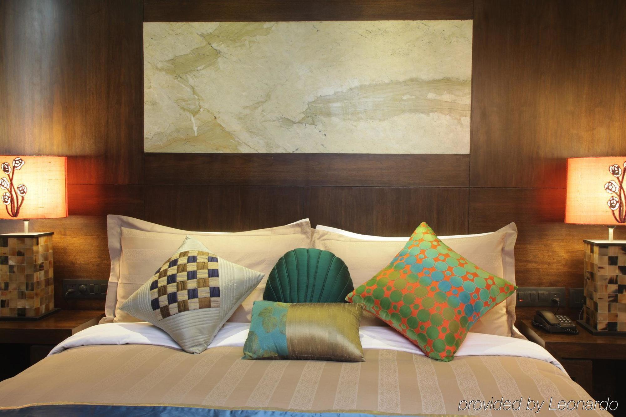 Justa Mg Road Hotel Bangalore Værelse billede