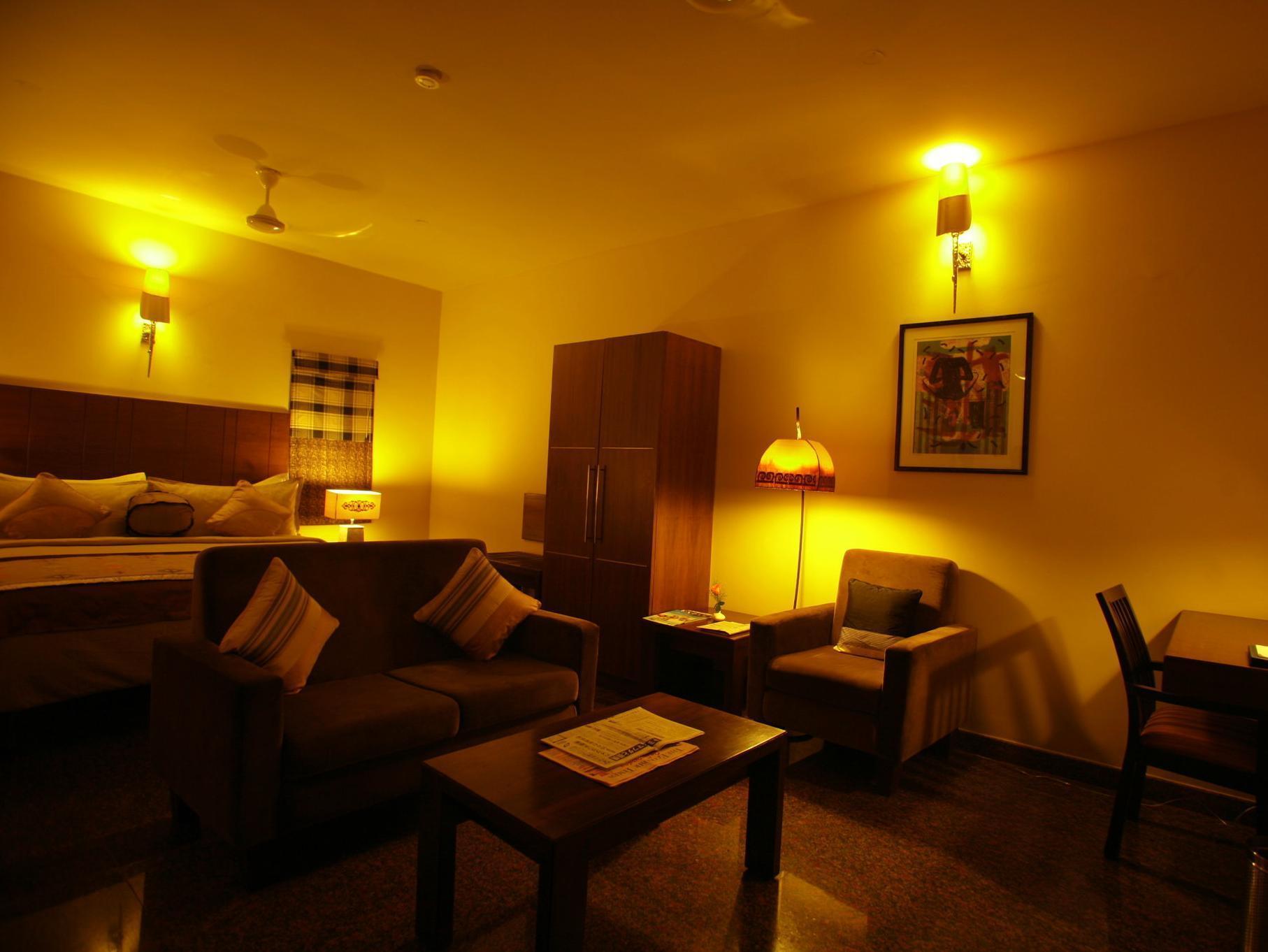 Justa Mg Road Hotel Bangalore Eksteriør billede